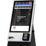 De Kiosk MM6 is een centrale betaalkiosk voor vendingopstellingen, waarmee meerdere automaten via één betaalsysteem kunnen worden aangestuurd. Ideaal voor een overzichtelijke en efficiënte vendingomgeving.