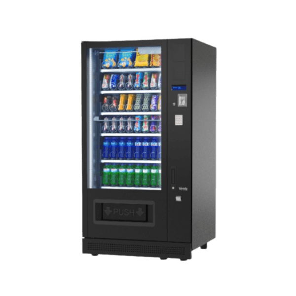 Extra informatie over de Vendo G Snack 8 Standard SM8 De Vendo G Snack 8 Standard SM8 is een veelgekozen model binnen de Standard serie en biedt een perfecte balans tussen capaciteit en formaat. Hierdoor is deze automaat geschikt voor een breed scala aan locaties. Met maximaal 56 selecties heb je voldoende ruimte om een gevarieerd assortiment samen te stellen. Van snacks en gekoelde dranken tot andere producten, je kunt de automaat volledig afstemmen op jouw doelgroep en locatie. Dankzij het flexibele trayconfiguratiesysteem kun je eenvoudig variëren in productindeling en formaten. Dit maakt het mogelijk om snel in te spelen op veranderingen in vraag en assortiment. De Standard serie maakt gebruik van bewezen technologie en betrouwbare koeltechniek, wat zorgt voor stabiele prestaties en een lange levensduur. Hierdoor is deze automaat een veilige en efficiënte investering. De geavanceerde koeling zorgt ervoor dat producten altijd op de juiste temperatuur blijven, wat essentieel is voor kwaliteit en verkoop. Door het iets compactere formaat is de SM8 makkelijker te plaatsen dan grotere modellen, terwijl je nog steeds profiteert van een ruime capaciteit en flexibiliteit. De SM8 is daarmee de ideale middenweg: betrouwbaar, flexibel en geschikt voor vrijwel iedere locatie.