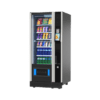 Extra informatie over de Vendo G Snack 6 Touch ST6 De Vendo G Snack 6 Touch ST6 is ontwikkeld voor locaties waar ruimte beperkt is, maar waar je toch een moderne en professionele vendingoplossing wilt inzetten. Dankzij het compacte formaat is deze automaat eenvoudig te plaatsen op plekken waar grotere machines niet passen. Het geïntegreerde touchscreen zorgt voor een intuïtieve en gebruiksvriendelijke bediening. Klanten kunnen eenvoudig hun producten selecteren, wat zorgt voor een snelle en prettige aankoopervaring. De automaat is geschikt voor een breed assortiment, waaronder snacks, frisdranken en non food producten. Met maximaal 36 selecties kun je een efficiënt en goed afgestemd aanbod samenstellen. Dankzij de robuuste bouw is de ST6 bestand tegen intensief gebruik en geschikt voor drukbezochte locaties. Dit maakt hem een betrouwbare keuze voor onder andere kantoren, sportlocaties en openbare ruimtes. Het FiFo systeem maakt het bijvullen eenvoudig en efficiënt, wat zorgt voor beter voorraadbeheer en minder verspilling. Optioneel kan de automaat worden uitgerust met extra functionaliteiten zoals een productlift of ID scanner, waardoor je ook kwetsbare producten of leeftijdsgebonden artikelen veilig kunt verkopen. De ST6 is daarmee een slimme keuze voor wie een compacte, moderne en betrouwbare vendingmachine zoekt met maximale gebruiksvriendelijkheid.