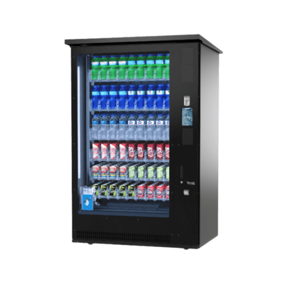 Extra informatie over de Vendo G Drink 9 Outdoor DM9 OD De Vendo G Drink 9 Outdoor DM9 OD is ontwikkeld voor locaties waar veel vraag is naar gekoelde dranken en waar de automaat dag en nacht moet presteren. Dit model biedt maximale capaciteit in combinatie met een robuuste outdoor uitvoering. Dankzij de IP34 regenbestendige constructie, het verwarmde glas en de stevige behuizing is deze automaat bestand tegen zware weersomstandigheden. Hierdoor blijven producten goed zichtbaar en beschermd, ongeacht regen, kou of temperatuurverschillen. De geïntegreerde thermisch magnetische beveiliging en antivriesfunctie zorgen ervoor dat de automaat ook bij temperaturen onder nul betrouwbaar blijft werken. Dit maakt hem geschikt voor het hele jaar door gebruik op buitenlocaties. Met een capaciteit tot 504 blikjes of 360 flessen is deze automaat ideaal voor locaties met een hoge doorloop, zoals sportparken, tankstations, recreatiegebieden of andere drukbezochte plekken. De geavanceerde koeltechniek zorgt ervoor dat dranken altijd perfect gekoeld zijn, wat direct bijdraagt aan de verkoop en klanttevredenheid. Daarnaast zorgt het LED verlichtingssysteem ervoor dat producten altijd goed zichtbaar zijn, ook in de avond of bij minder licht. Dit stimuleert impulsaankopen en verhoogt de omzet. Het antivandalisme ontwerp maakt deze automaat extra geschikt voor openbare en intensief gebruikte locaties, waar betrouwbaarheid en veiligheid essentieel zijn. De DM9 OD is daarmee de ultieme keuze voor wie maximale capaciteit wil combineren met sterke prestaties en outdoor betrouwbaarheid.