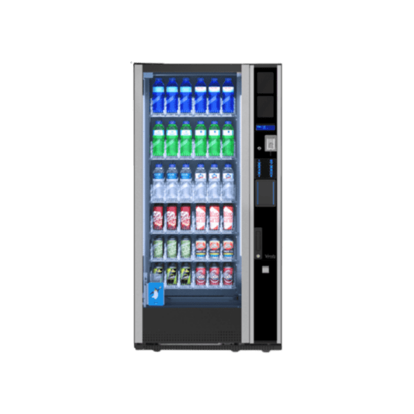 Extra informatie over de Vendo G Drink 6 Design DC6 De Vendo G Drink 6 Design DC6 is de compacte variant binnen de Design dranklijn en daarmee perfect voor locaties waar ruimte beperkter is, maar uitstraling nog steeds belangrijk blijft. Deze automaat combineert een strak en tijdloos design met betrouwbare technologie. Dankzij de glazen voorzijde en moderne afwerking past deze automaat perfect in professionele omgevingen zoals kantoren, hotels en wachtruimtes. De automaat draagt niet alleen bij aan de verkoop, maar ook aan de uitstraling van de ruimte. Het verlichte toetsenbord maakt het selecteren van producten eenvoudig, ongeacht de lichtomstandigheden. Dit zorgt voor een prettige gebruikerservaring en stimuleert aankopen gedurende de hele dag. Met een capaciteit tot 336 blikjes of 240 flessen biedt deze automaat voldoende ruimte voor een breed assortiment gekoelde dranken. Het verticale liftsysteem zorgt ervoor dat producten gecontroleerd en veilig worden uitgegeven, wat ook geschikt is voor glazen flessen zoals bier of sap. De betrouwbare koeltechniek zorgt ervoor dat dranken altijd op de juiste temperatuur blijven, wat essentieel is voor kwaliteit en klanttevredenheid. De DC6 is daarmee de ideale oplossing voor wie een compacte, stijlvolle en betrouwbare drankautomaat zoekt die perfect aansluit bij moderne en professionele omgevingen.