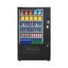 Extra informatie over de Vendo G Snack 10 Standard SMX De Vendo G Snack 10 Standard SMX is ontwikkeld voor locaties waar je een krachtig en veelzijdig vendingconcept wilt neerzetten, zonder direct te kiezen voor een premium designvariant. Deze automaat combineert betrouwbaarheid met flexibiliteit en een aantrekkelijke prijs. Met maximaal 70 selecties biedt deze automaat ruim voldoende capaciteit om een breed assortiment samen te stellen. Van snacks en gekoelde dranken tot andere producten, je kunt de automaat volledig afstemmen op jouw doelgroep en locatie. Dankzij het flexibele trayconfiguratiesysteem kun je eenvoudig variëren in indeling en productformaten. Hierdoor kun je inspelen op veranderingen in vraag en assortiment, zonder dat je vastzit aan één vaste configuratie. De Standard serie maakt gebruik van dezelfde bewezen technologie en software als de Design lijn, wat zorgt voor stabiele prestaties en een betrouwbare werking op de lange termijn. De geavanceerde koeltechniek zorgt ervoor dat producten altijd op de juiste temperatuur blijven, wat essentieel is voor kwaliteit en verkoop. De SMX is daarmee een sterke allround vendingmachine: ruim, flexibel en geschikt voor uiteenlopende toepassingen, van kantoren tot sportlocaties en openbare ruimtes.