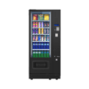 Extra informatie over de Vendo G Snack 6 Standard SM6 De Vendo G Snack 6 Standard SM6 is de meest compacte variant binnen de Standard snacklijn en daarmee perfect voor locaties waar ruimte beperkt is, maar waar je toch een volwaardige vendingoplossing wilt plaatsen. Ondanks het compacte formaat biedt deze automaat volop mogelijkheden. Met maximaal 42 selecties kun je een efficiënt en goed afgestemd assortiment samenstellen, passend bij jouw doelgroep en locatie. Dankzij het flexibele trayconfiguratiesysteem kun je eenvoudig variëren in productindeling en formaten. Hierdoor speel je snel in op veranderingen in vraag en optimaliseer je jouw aanbod. De Standard serie maakt gebruik van bewezen technologie en betrouwbare koeltechniek, vergelijkbaar met de duurdere modellen. Hierdoor profiteer je van stabiele prestaties en een lange levensduur, zonder extra kosten voor designfeatures. De geavanceerde koeltechniek zorgt ervoor dat producten altijd op de juiste temperatuur blijven, wat essentieel is voor kwaliteit en verkoop. Door het compacte formaat is de SM6 eenvoudig te plaatsen op uiteenlopende locaties zoals kantoren, sportclubs, wachtruimtes en kleinere bedrijfsruimtes. De SM6 is daarmee de ideale instap voor wie een betrouwbare, efficiënte en betaalbare vendingmachine zoekt.
