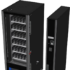 Extra informatie over de Vendo G Snack 6 Design SC6 De Vendo G Snack 6 Design SC6 is de meest compacte uitvoering binnen de Design serie en daarmee ideaal voor locaties waar ruimte een belangrijke rol speelt. Denk aan kantoren, wachtruimtes of andere professionele omgevingen waar je een nette en moderne uitstraling wilt behouden. Ondanks het compacte formaat biedt deze automaat volop mogelijkheden. Met maximaal 42 selecties kun je een gericht en efficiënt assortiment samenstellen dat perfect aansluit op jouw doelgroep. De Design serie staat bekend om zijn elegante uitstraling en hoogwaardige afwerking. Hierdoor wordt de automaat niet alleen een verkooppunt, maar ook een onderdeel van de totale beleving binnen de ruimte. Daarnaast is deze automaat voorzien van een splitfunctie, waardoor hij eenvoudiger te plaatsen is op locaties met smalle doorgangen. Dit maakt hem extra praktisch bij installatie. De flexibele indeling maakt het mogelijk om verschillende productformaten te plaatsen, van snacks en dranken tot andere producten. Hierdoor kun je eenvoudig inspelen op de wensen van jouw klanten. De betrouwbare koeltechniek zorgt ervoor dat producten altijd op de juiste temperatuur blijven, wat essentieel is voor kwaliteit en verkoop. De SC6 is daarmee de ideale keuze voor wie een compacte, stijlvolle en betrouwbare vendingmachine zoekt met voldoende flexibiliteit voor dagelijks gebruik.