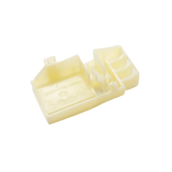 Pusher G drink tray voor G drink vendingmachines, geschikt als vervangend onderdeel voor het soepel naar voren schuiven en correct positioneren van blikjes, flesjes en andere drankverpakkingen in de automaat voor een betrouwbare productuitgifte.